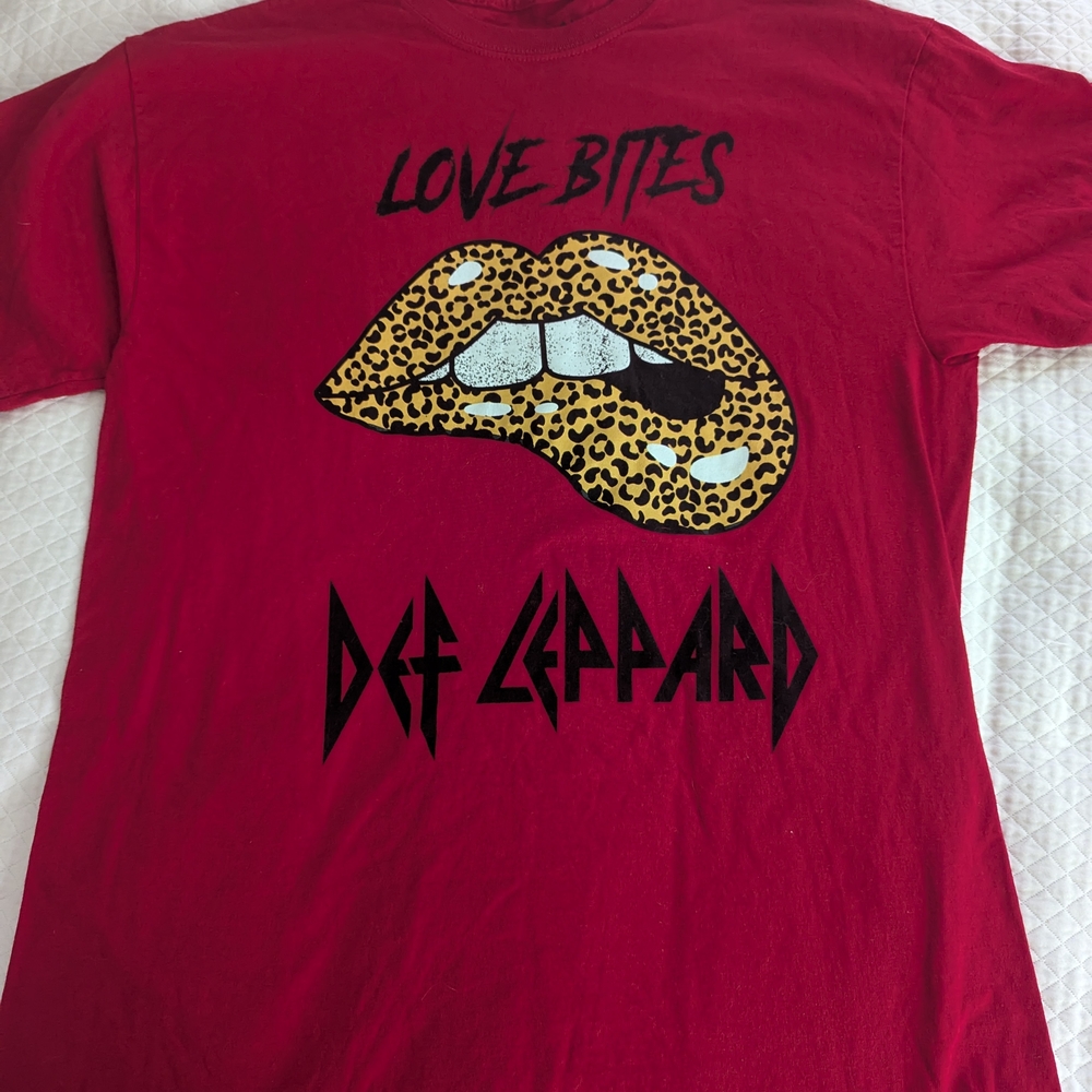 Def Leppard Red Graphic Tee - Short Sleeve